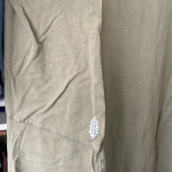 Free People Long Sleeve Onesie With Thumbholes and Hood Size L - Picture 9 of 9